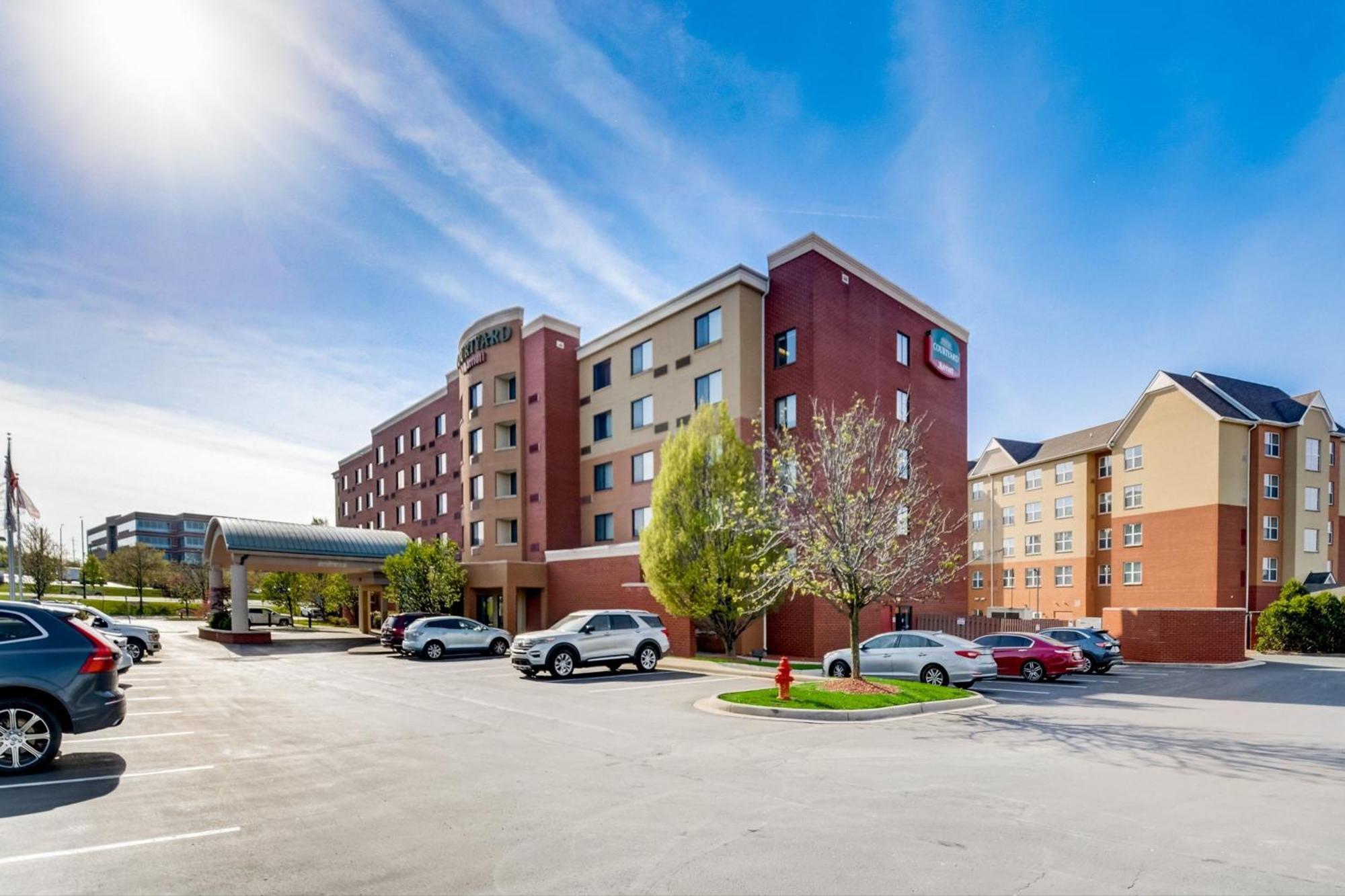 Courtyard Cincinnati North At Union Centre Вест-Честер Екстер'єр фото